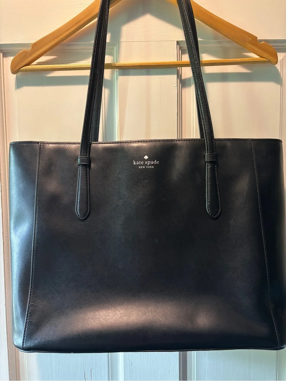 kate spade Black Leather Double-Handle zipper top Tote Bag Excellent Condition